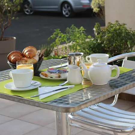 Les Terrasses 2*